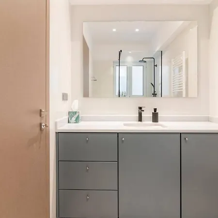Serenity & Luxury - Elegant 2br In Kifisia's Center *